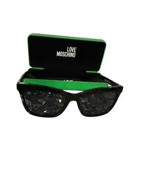 Love Moschino Black Cat Eye Sunglasses w/ Case Heart Detail Designer Luxe